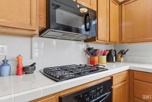 1808 New Riders Street, Bakersfield, CA 93311