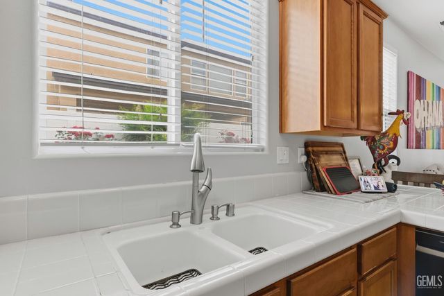 1808 New Riders Street, Bakersfield, CA 93311