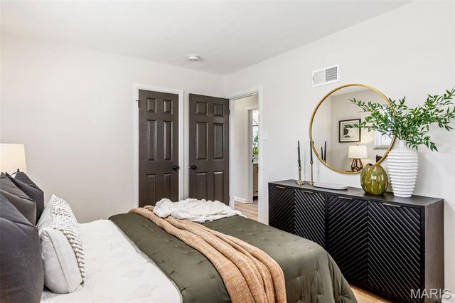 8034 Appleton Drive, University City, MO 63130