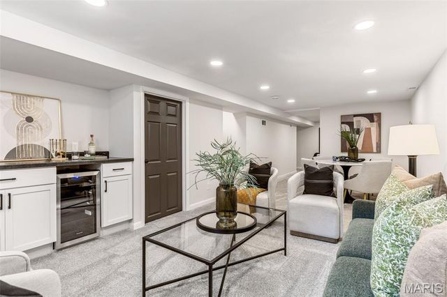 8034 Appleton Drive, University City, MO 63130