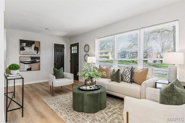 8034 Appleton Drive, University City, MO 63130