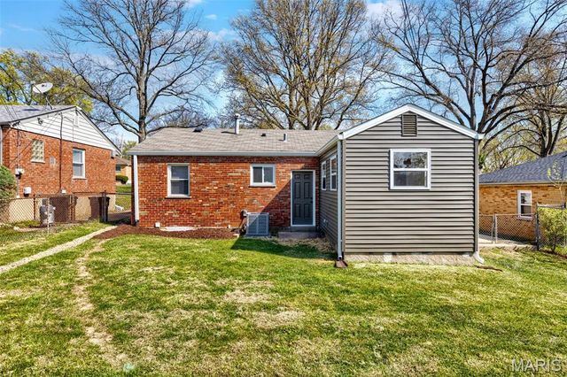 8034 Appleton Drive, University City, MO 63130