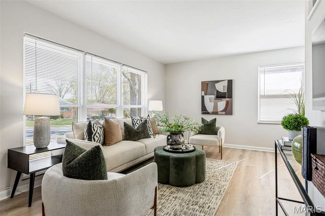 8034 Appleton Drive, University City, MO 63130