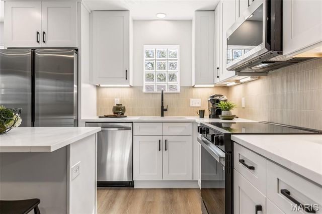 8034 Appleton Drive, University City, MO 63130