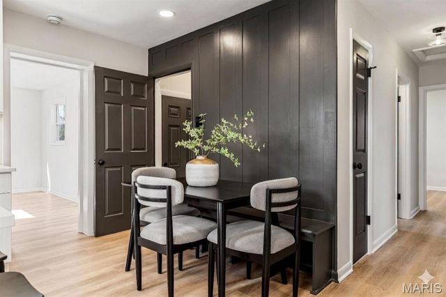 8034 Appleton Drive, University City, MO 63130