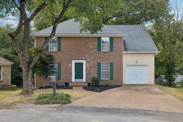 1036 Tonyawood Dr, Old Hickory, TN 37138