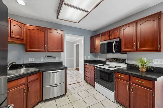 1036 Tonyawood Dr, Old Hickory, TN 37138