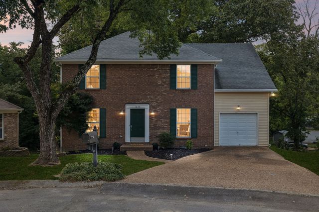 1036 Tonyawood Dr, Old Hickory, TN 37138