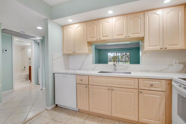 12800 SW 7th 206g, Pembroke Pines, FL 33027