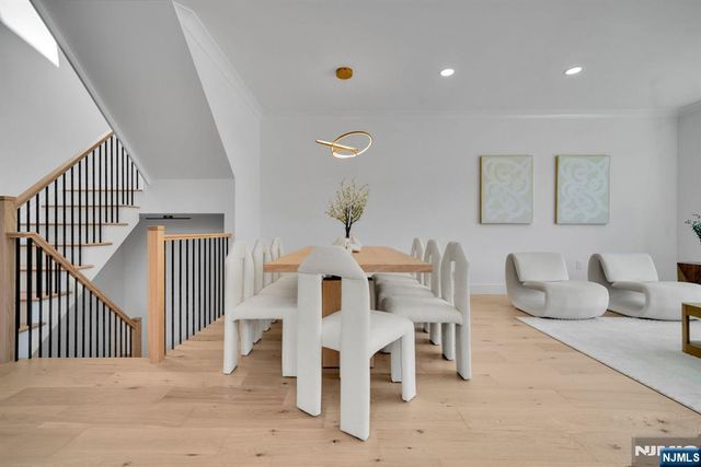 519 E 4th Street, Palisades Park, NJ 07650