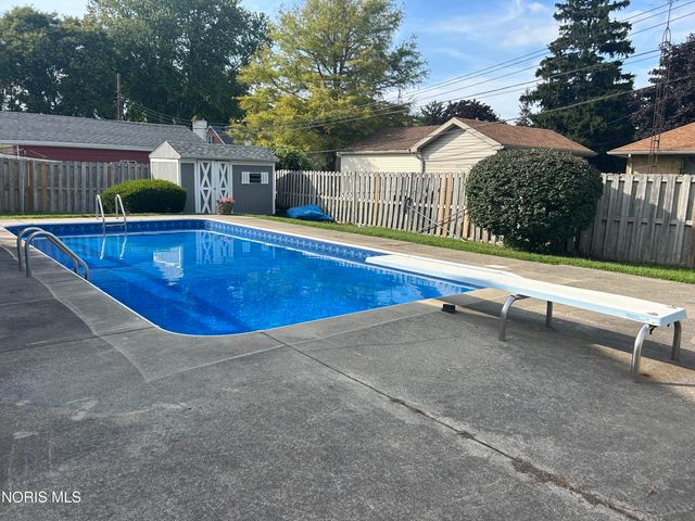 5326 Grosse Point Parkway, Toledo, OH 43611