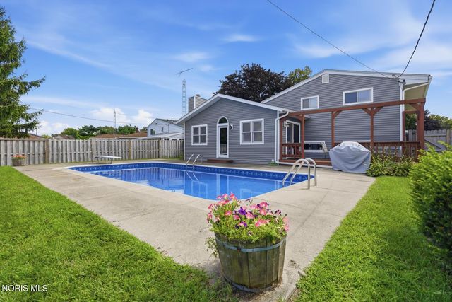 5326 Grosse Point Parkway, Toledo, OH 43611