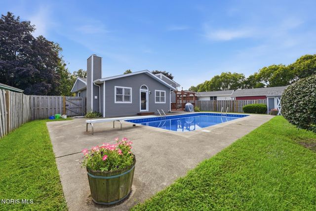5326 Grosse Point Parkway, Toledo, OH 43611