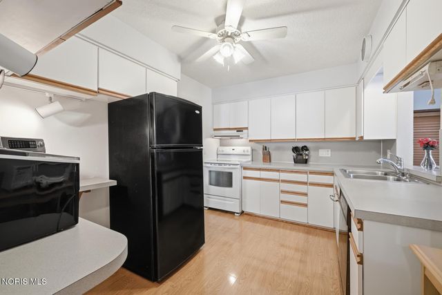 5326 Grosse Point Parkway, Toledo, OH 43611
