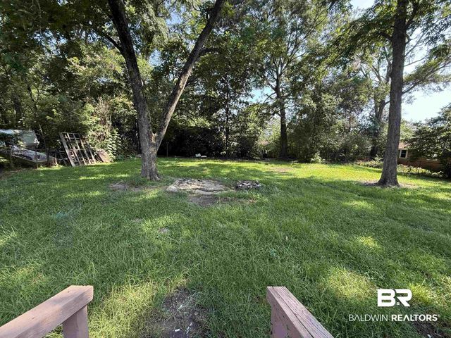 306 Hillside Drive, Chickasaw, AL 36611