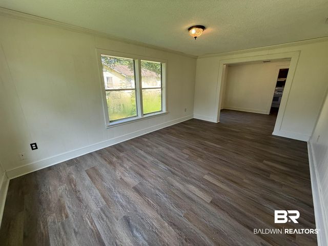 306 Hillside Drive, Chickasaw, AL 36611