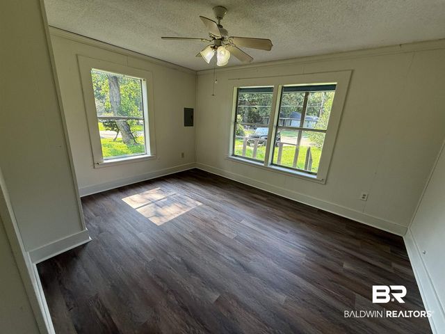 306 Hillside Drive, Chickasaw, AL 36611