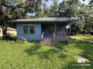 306 Hillside Drive, Chickasaw, AL 36611