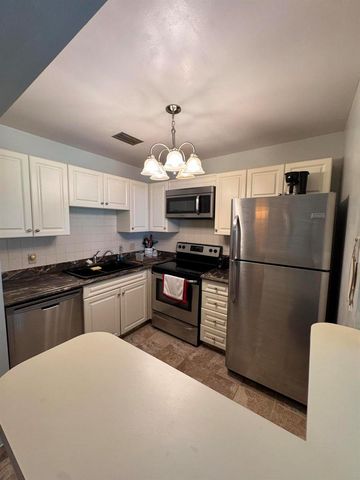 33 Lake Vista Trail 104, Port St. Lucie, FL 34952