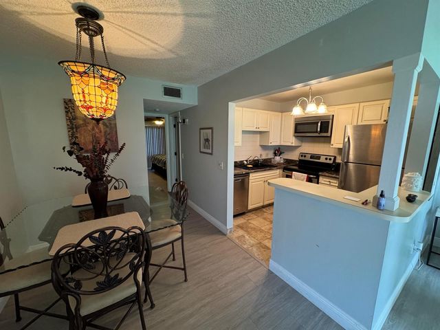 33 Lake Vista Trail 104, Port St. Lucie, FL 34952