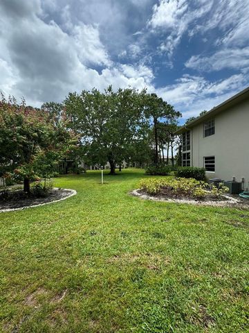 33 Lake Vista Trail 104, Port St. Lucie, FL 34952