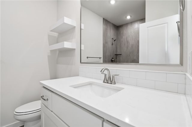 3406 SE K Street 1, Bentonville, AR 72712