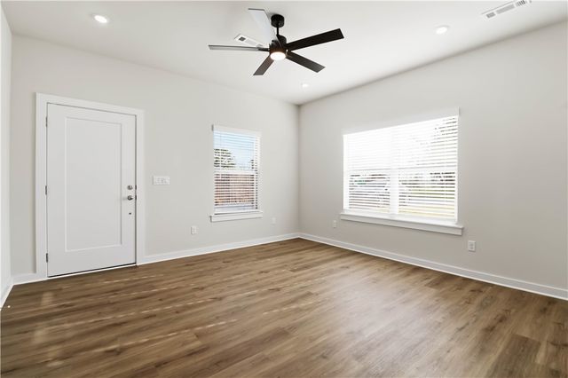 3406 SE K Street 1, Bentonville, AR 72712