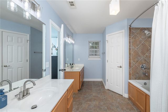 34 Saxony Street, Farmington, AR 72730
