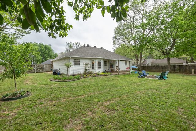 34 Saxony Street, Farmington, AR 72730