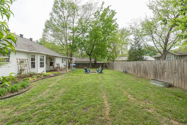 34 Saxony Street, Farmington, AR 72730