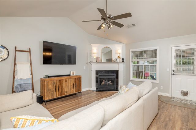 34 Saxony Street, Farmington, AR 72730