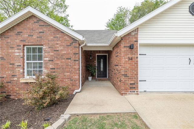 34 Saxony Street, Farmington, AR 72730