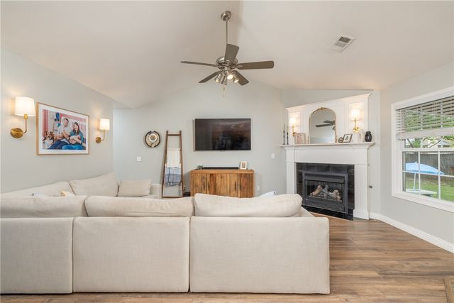 34 Saxony Street, Farmington, AR 72730