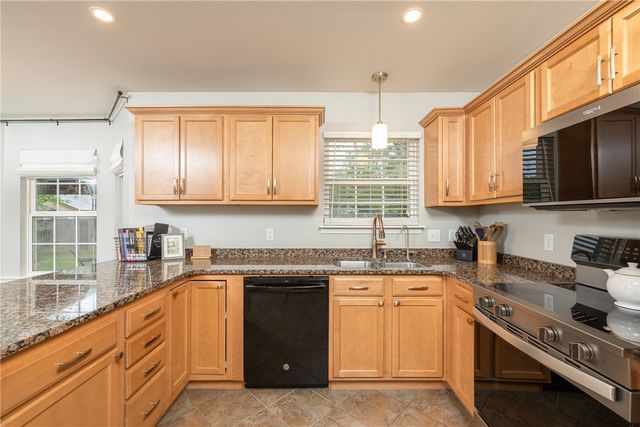 34 Saxony Street, Farmington, AR 72730