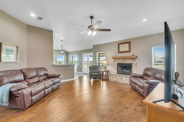 109 Falcons Eye Court, Weatherford, TX 76087