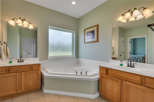 109 Falcons Eye Court, Weatherford, TX 76087