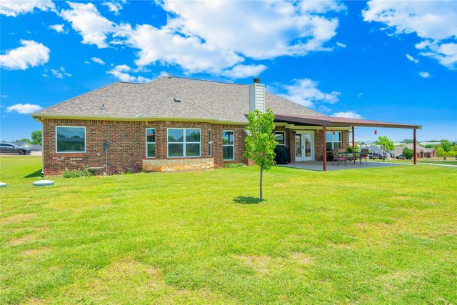 109 Falcons Eye Court, Weatherford, TX 76087
