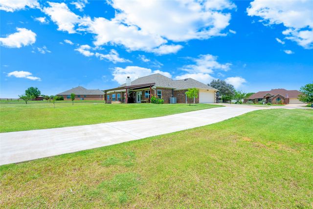 109 Falcons Eye Court, Weatherford, TX 76087