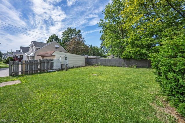 297 Paul Street, Bedford, OH 44146