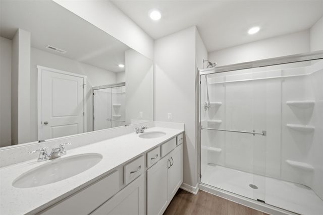 14243 Walnut Meadows Drive, Urbandale, IA 50323