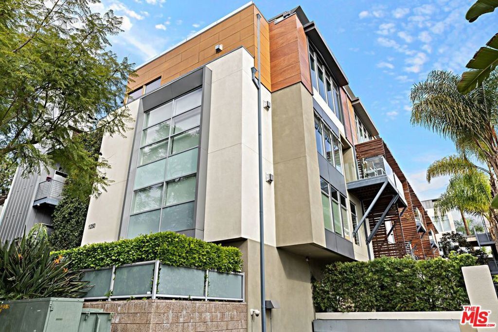 1250 N Harper Avenue 416, West Hollywood, CA 90046