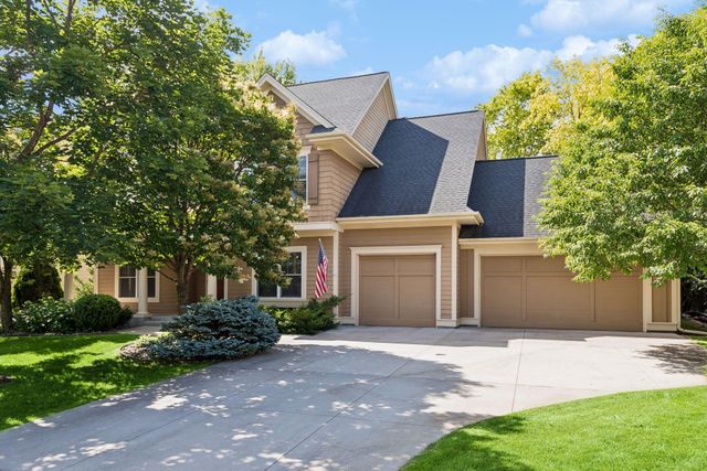 2404 Fieldstone Curve, Woodbury, MN 55129