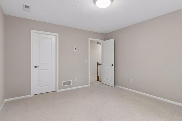 2404 Fieldstone Curve, Woodbury, MN 55129