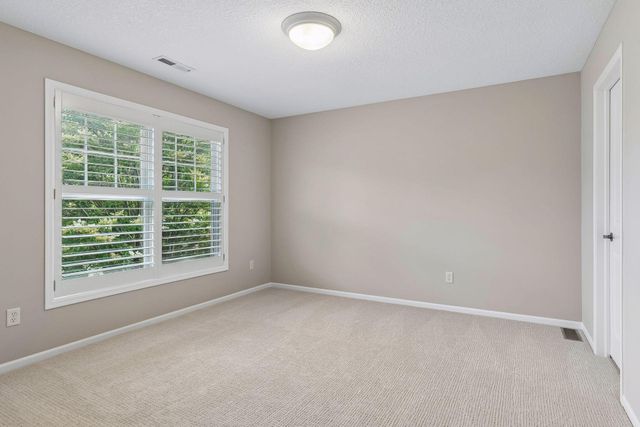 2404 Fieldstone Curve, Woodbury, MN 55129