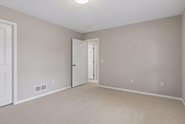 2404 Fieldstone Curve, Woodbury, MN 55129