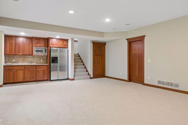 2404 Fieldstone Curve, Woodbury, MN 55129