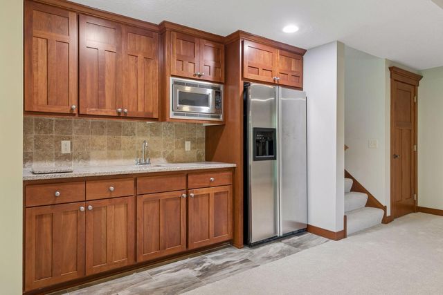2404 Fieldstone Curve, Woodbury, MN 55129