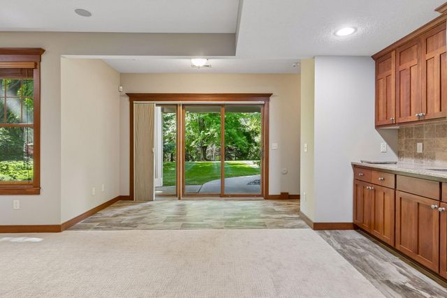 2404 Fieldstone Curve, Woodbury, MN 55129