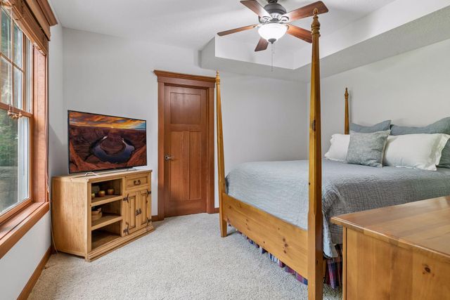 2404 Fieldstone Curve, Woodbury, MN 55129