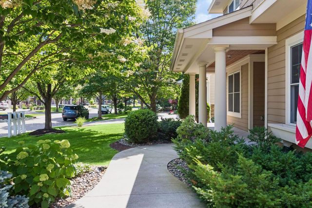 2404 Fieldstone Curve, Woodbury, MN 55129